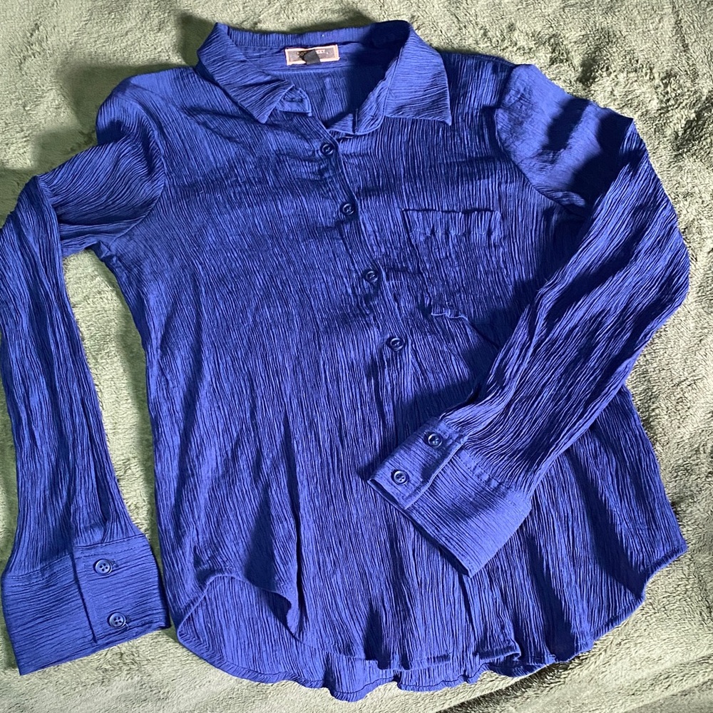 Beautiful Blue Rayon Shirt Petite NWOT